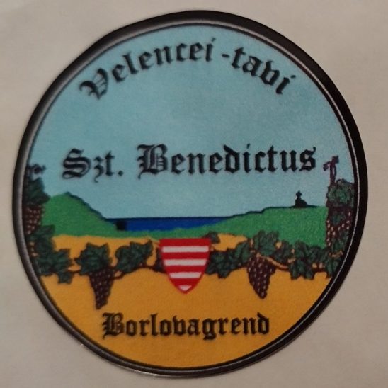 A Velence-tavi Szent Benedictus Borlovagrend, a Noé-Hegyi Szent István Borlovagrend és a Velencei-tavi Hegyközség közös borversenye.